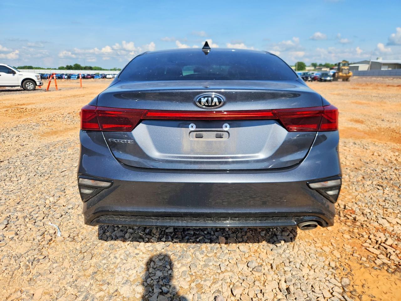 2021 Kia Forte Lxs - Image 6