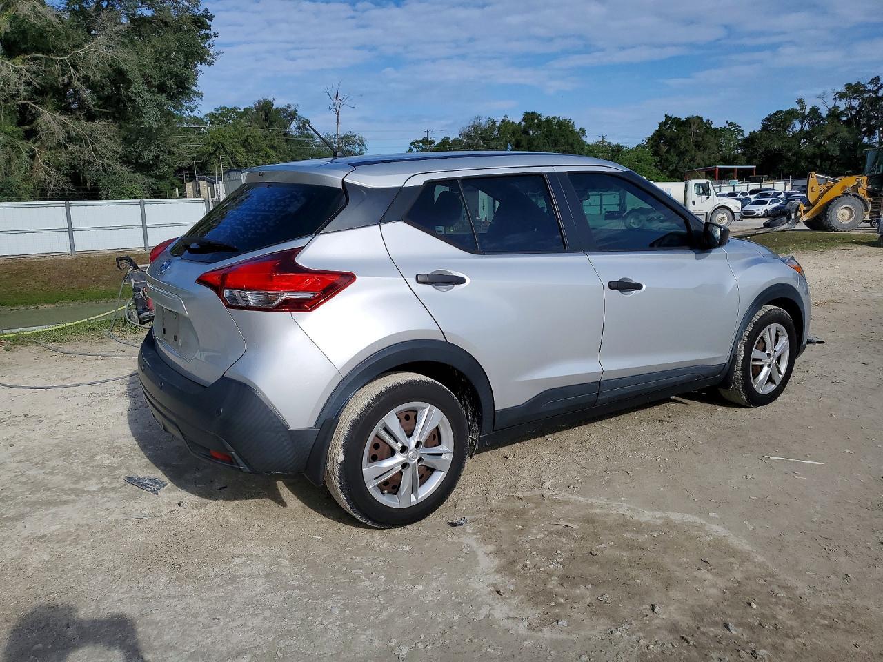 2020 Nissan Kicks S - Фото 3