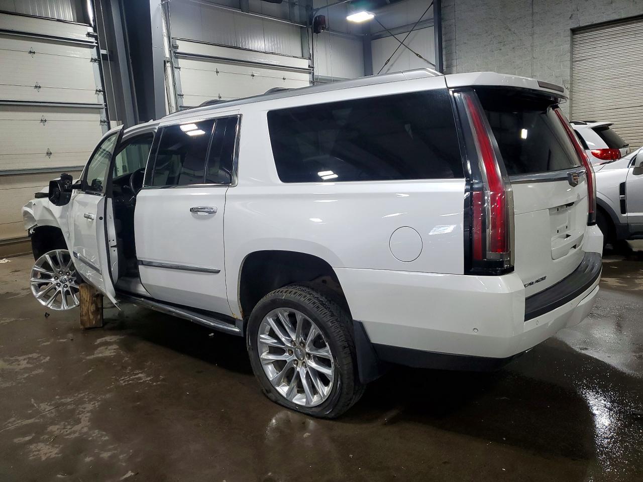 2017 Cadillac Escalade Esv Luxury - Image 2