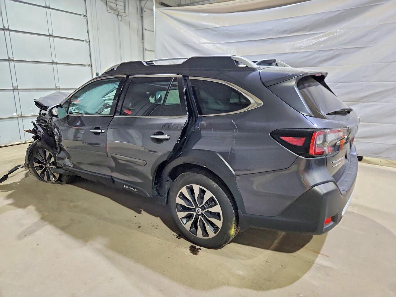 2025 Subaru Outback Touring - Фото 2