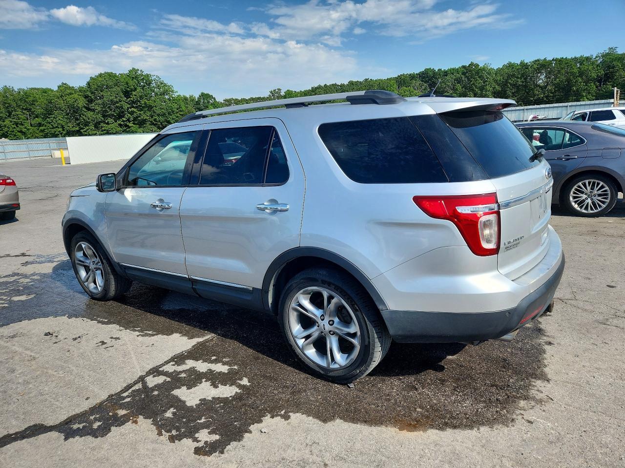 2013 Ford Explorer Limited - Image 2