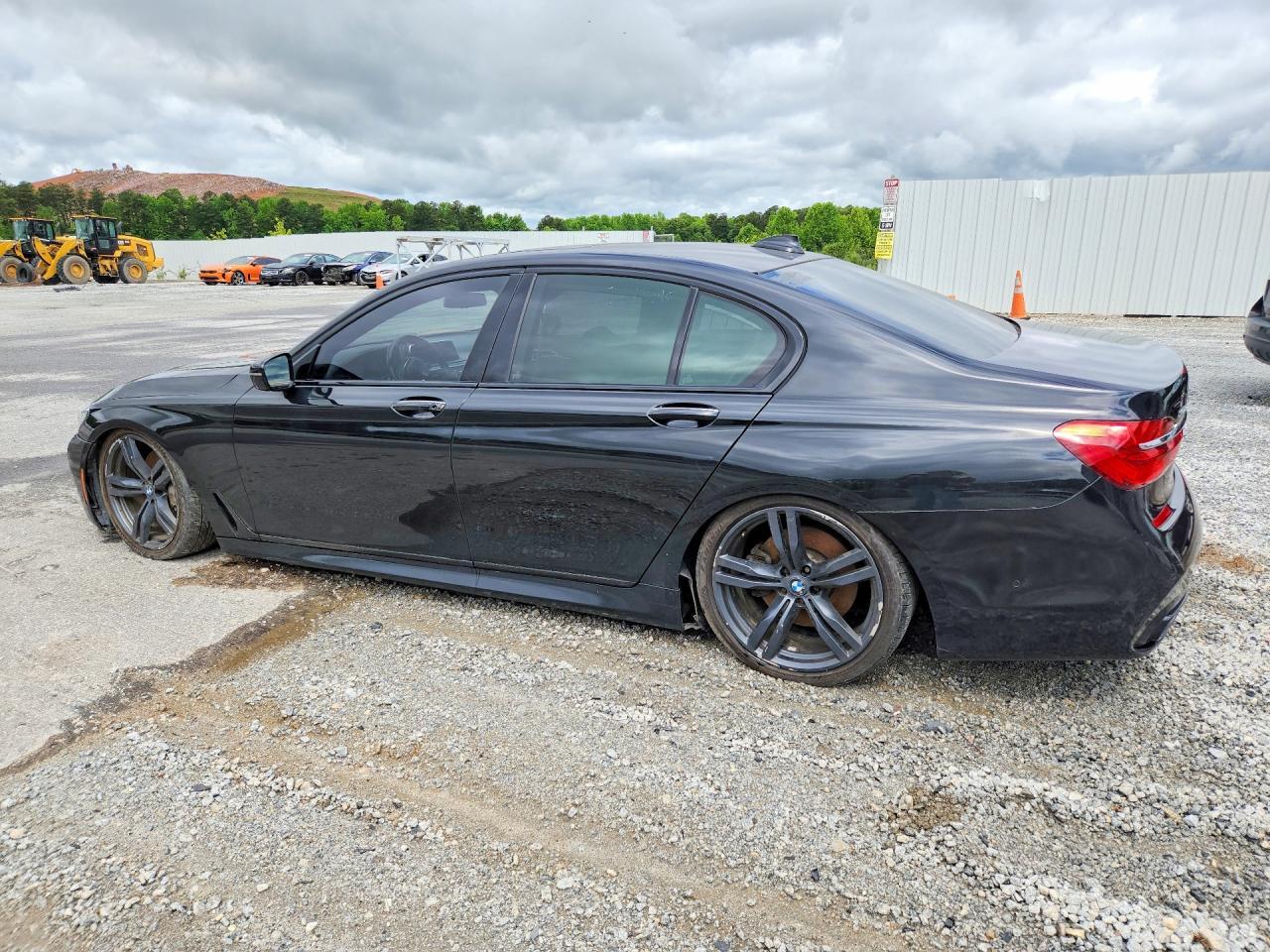 2018 BMW 750 Xi - Image 2