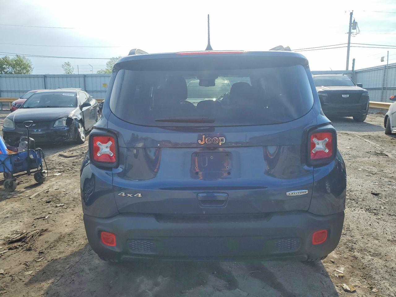 2022 Jeep Renegade Latitude - Фото 6