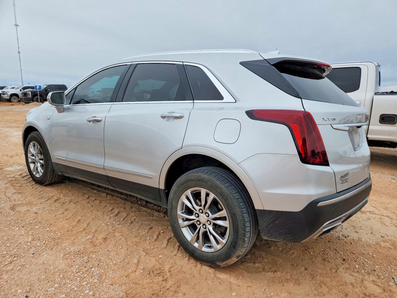 2020 Cadillac Xt5 Premium Luxury - Image 2