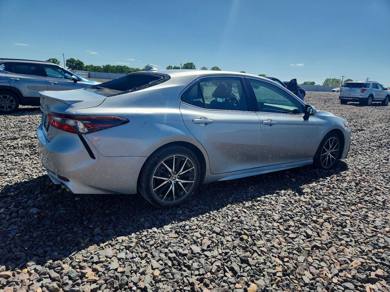 2024 Toyota Camry Se - Фото 3