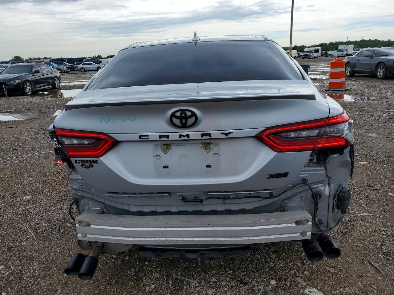 2022 Toyota Camry Xse - Image 6