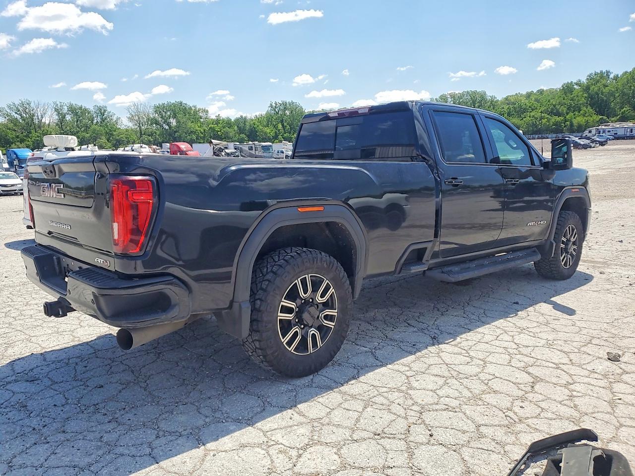 2020 GMC Sierra K2500 At4 - Фото 3