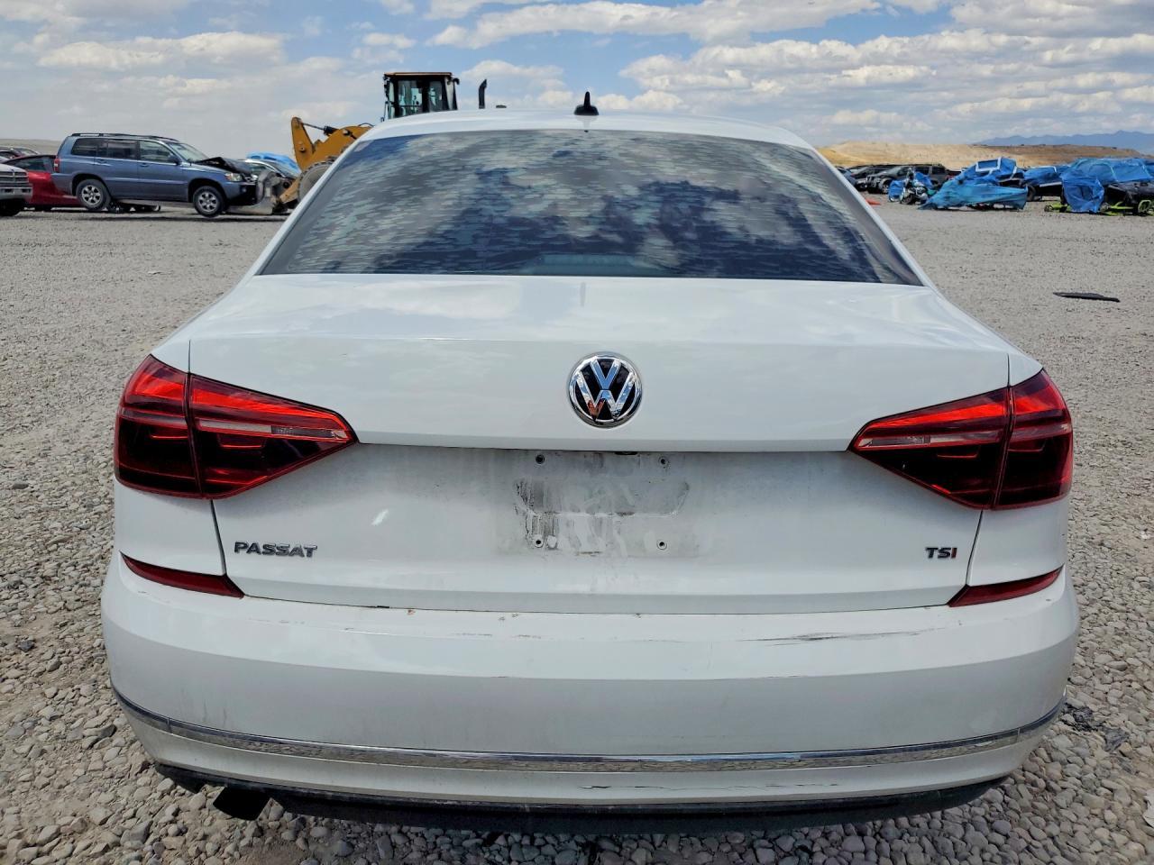 2019 Volkswagen Passat Wolfsburg - Image 6