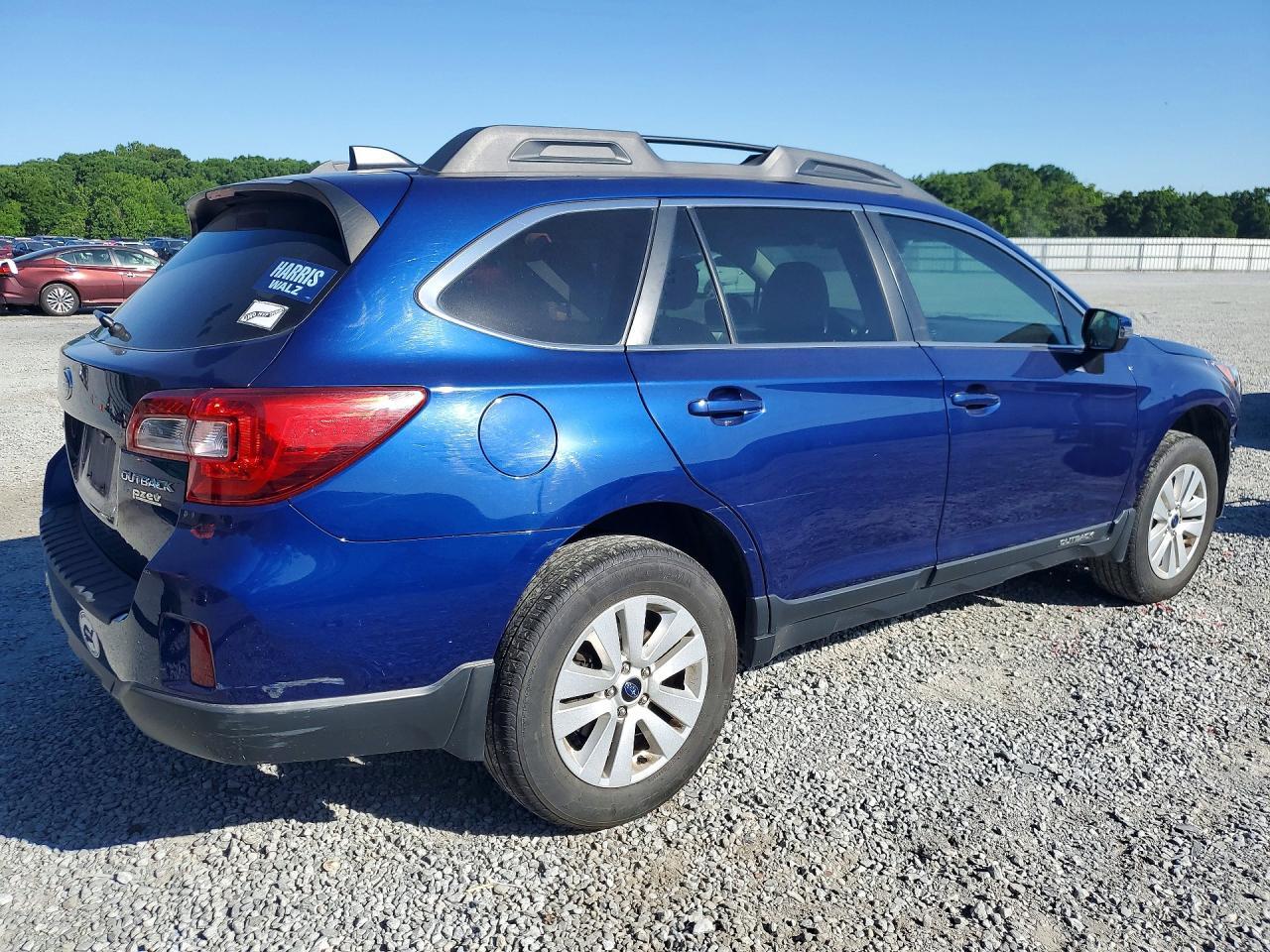 2017 Subaru Outback 2.5I Premium - Image 3