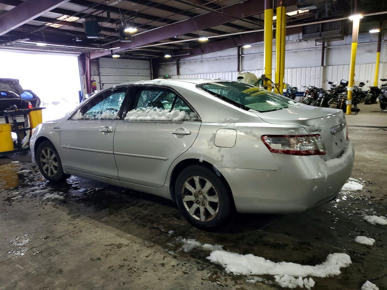 2011 Toyota Camry Hybrid - Фото 2
