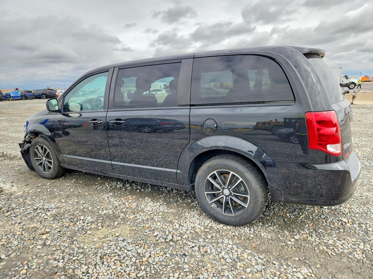 2018 Dodge Grand C - Image 2