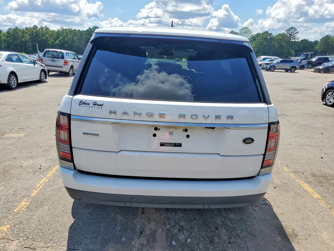 2016 Land Rover Range Rover Supercharged - Image 6