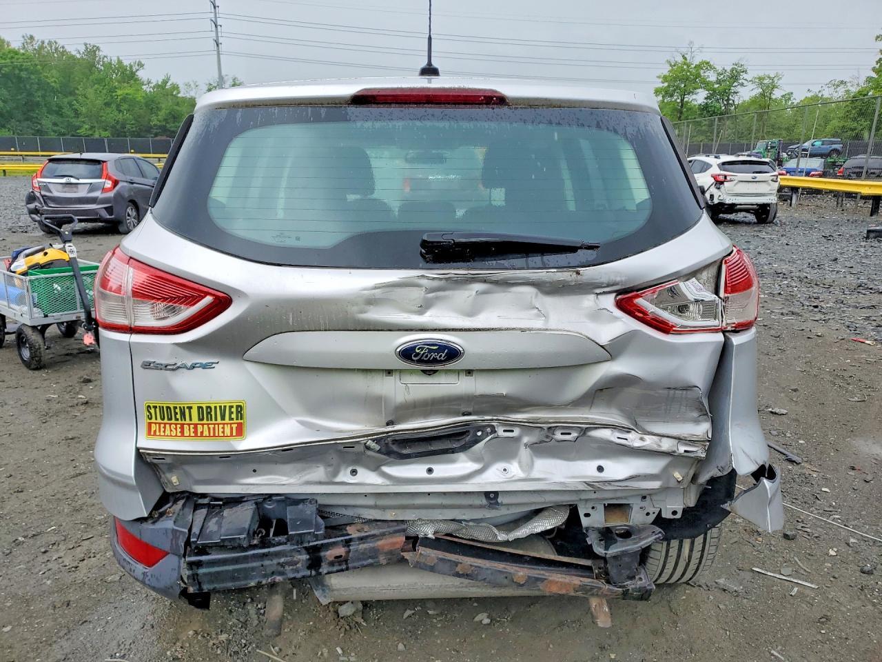 2015 Ford Escape S - Фото 6