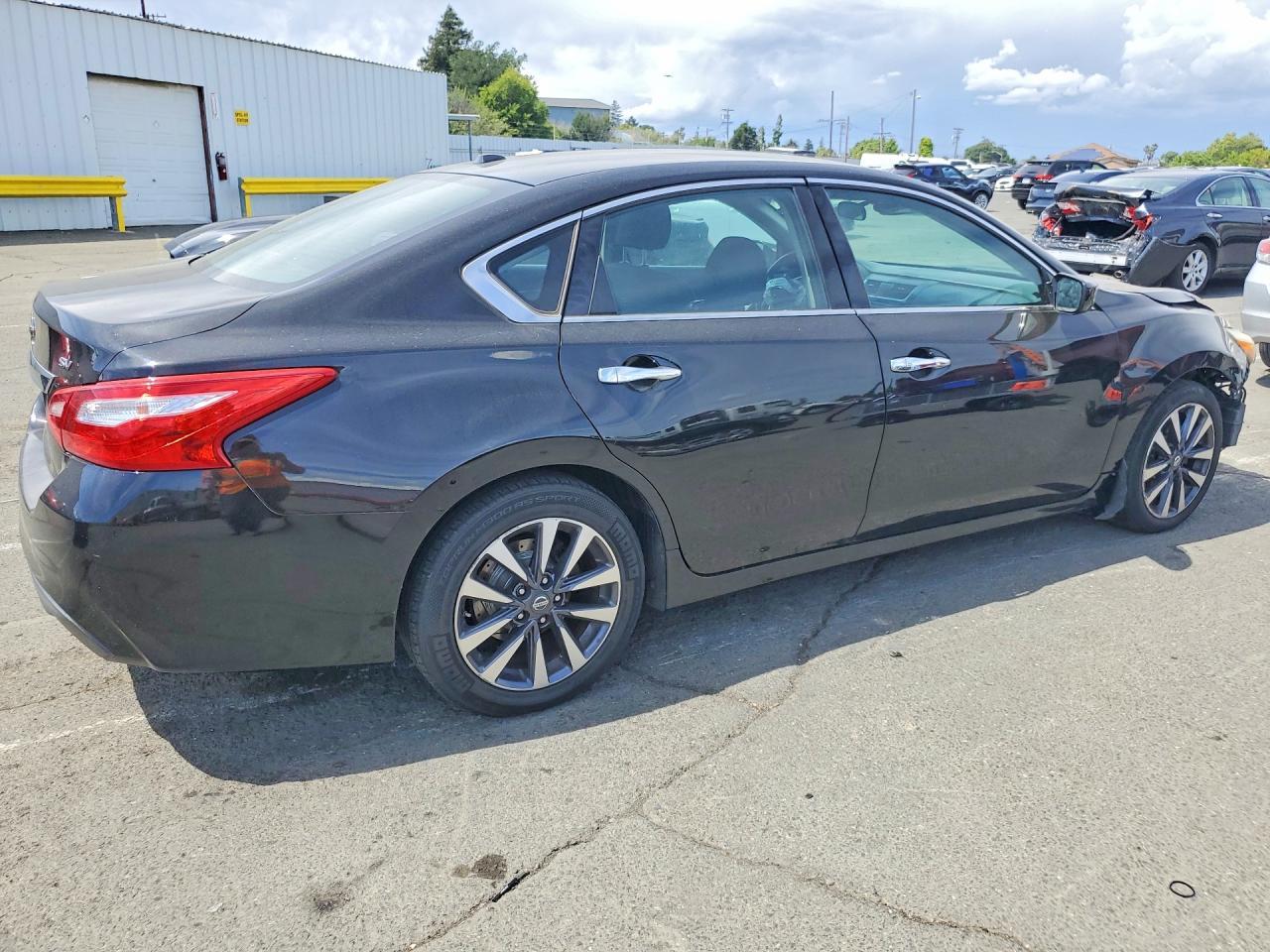 2017 Nissan Altima 2.5 Sv - Image 3