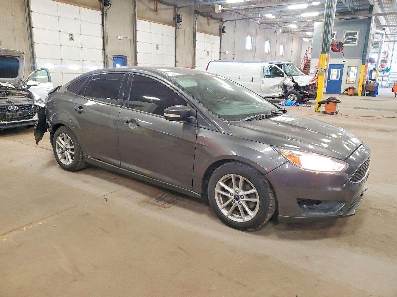 2017 Ford Focus Se - Image 4