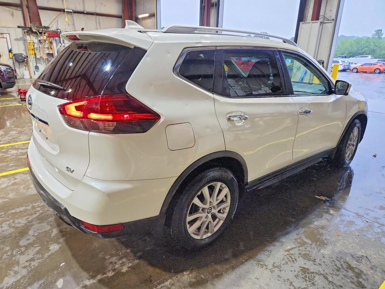 2018 Nissan Rogue Sv - Image 3