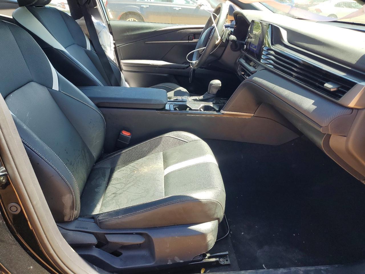 2025 Toyota Camry - Image 7