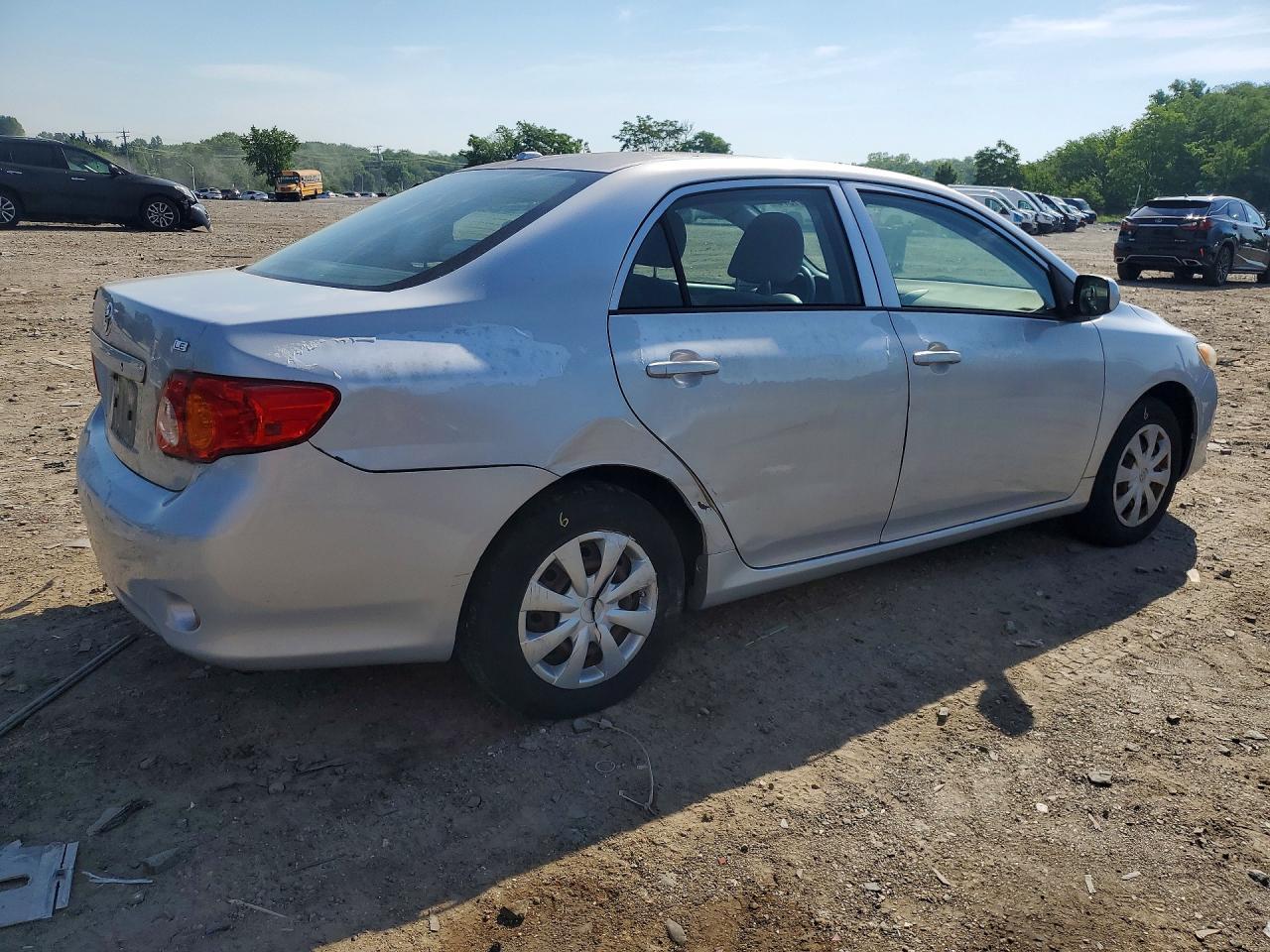 2010 Toyota Corolla Le - Фото 3