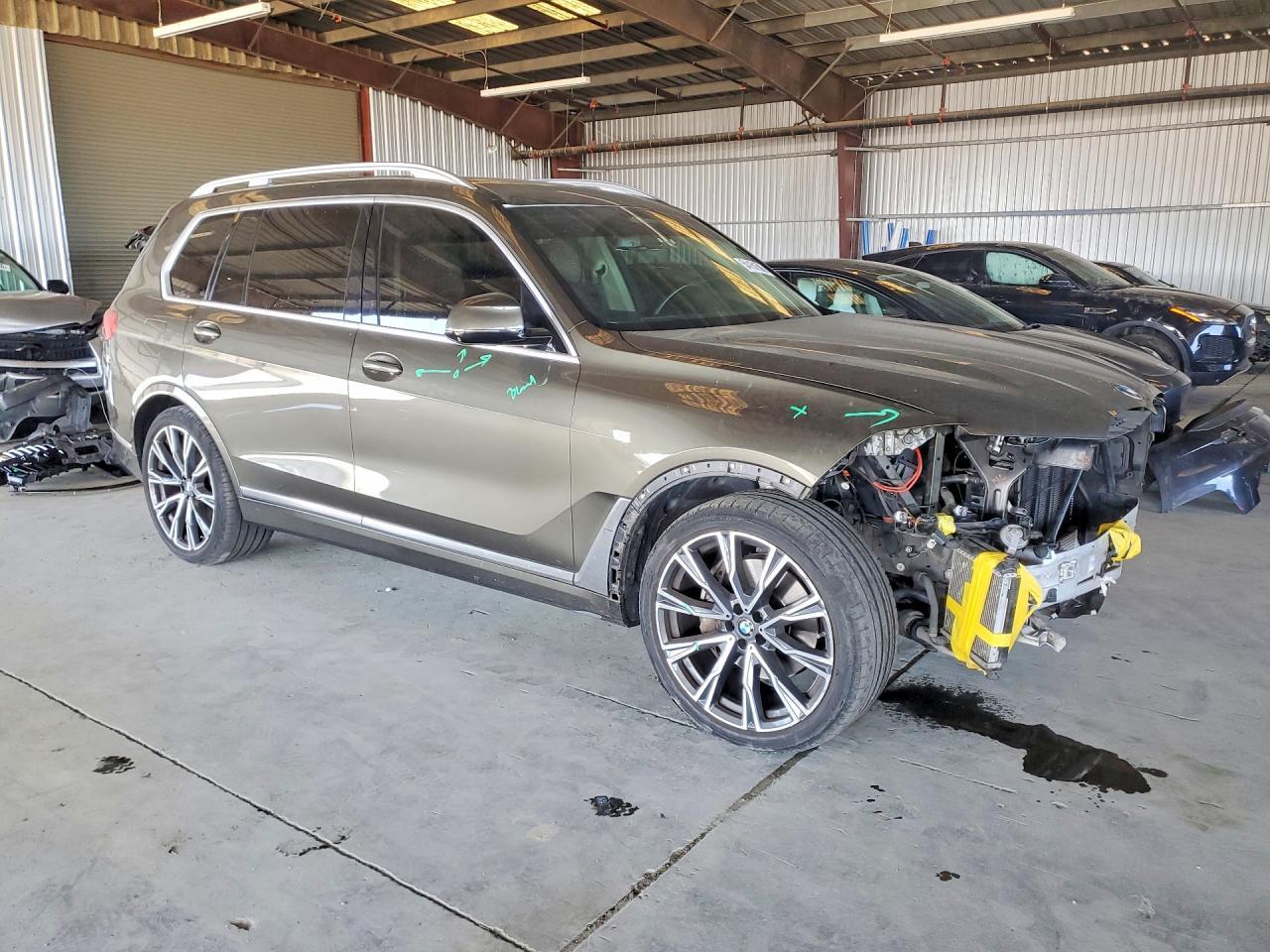 2021 BMW X7 xDrive40I - Фото 4