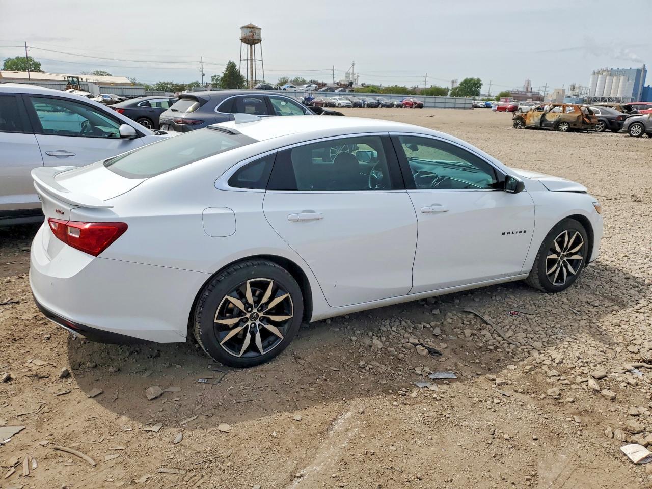 2022 Chevrolet Malibu Rs - Фото 3