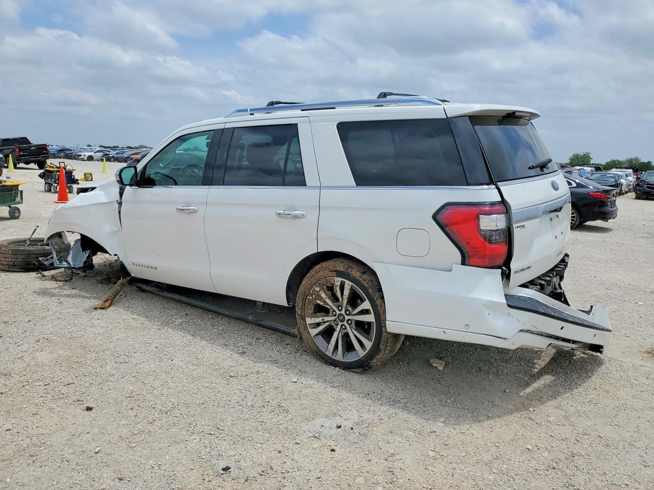 2020 Ford Expedition Platinum - Image 2