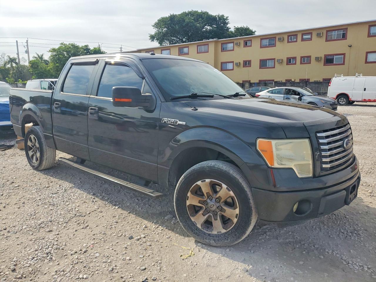 2011 Ford F150 Supercrew - Фото 4