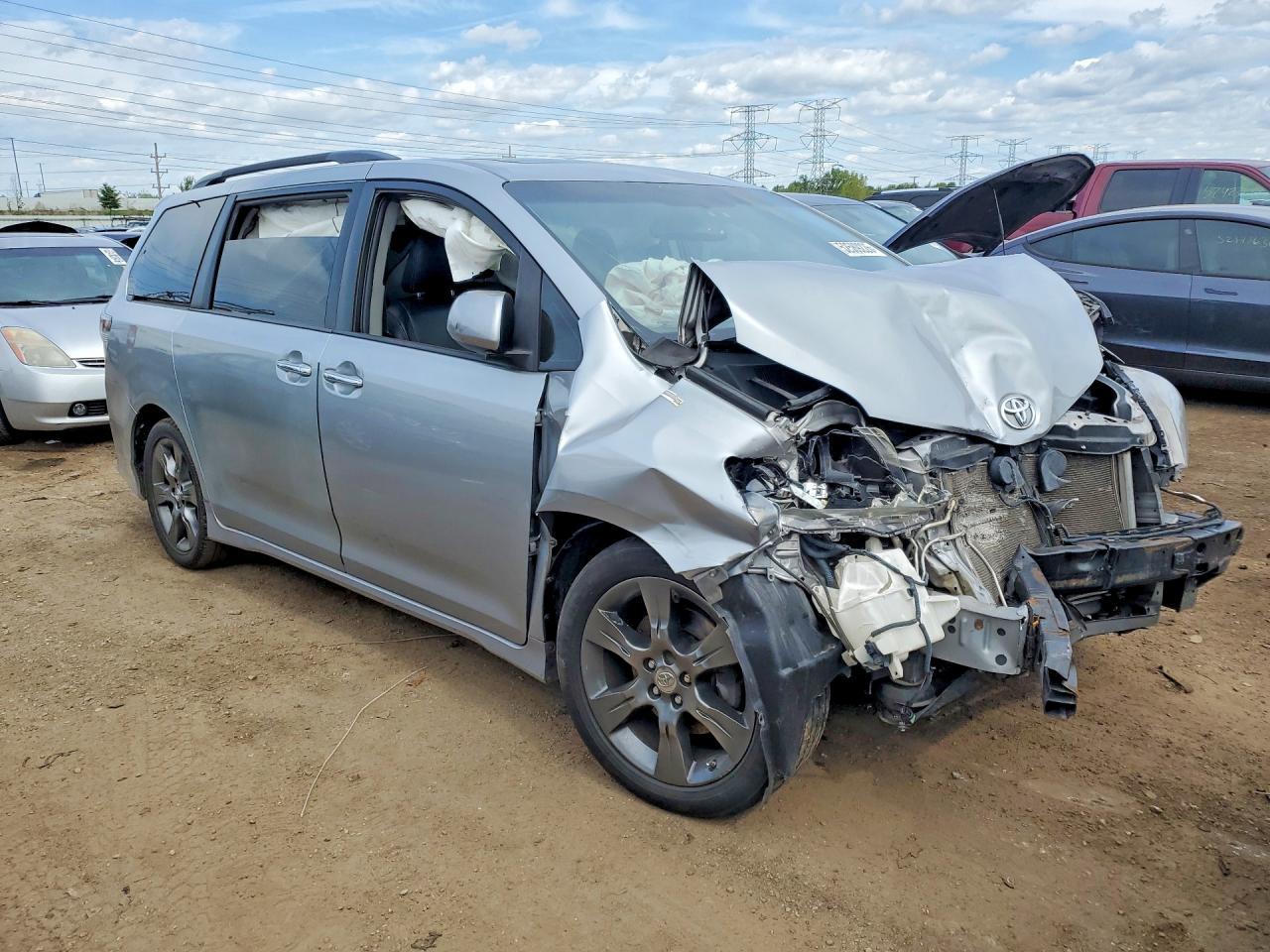 2016 Toyota Sienna Se 8-Passenger - Image 4