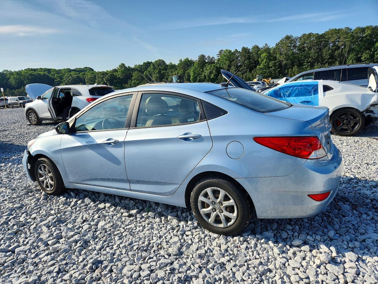 2014 Hyundai Accent Gls - Image 2