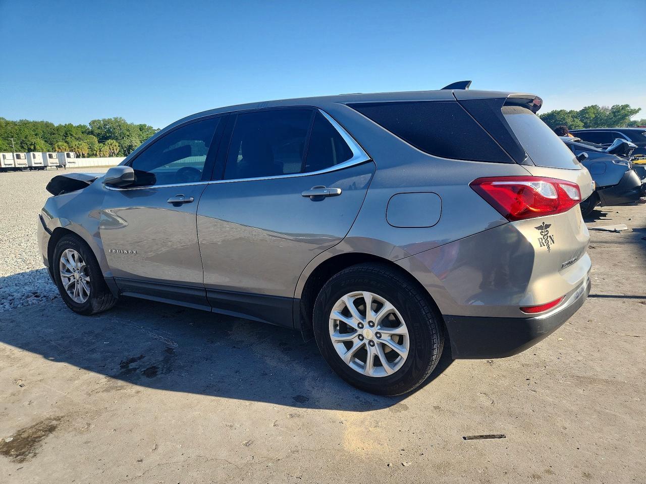2018 Chevrolet Equinox Lt - Image 2