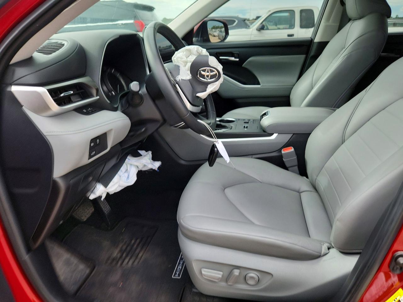2024 Toyota Highlander Xle - Image 7