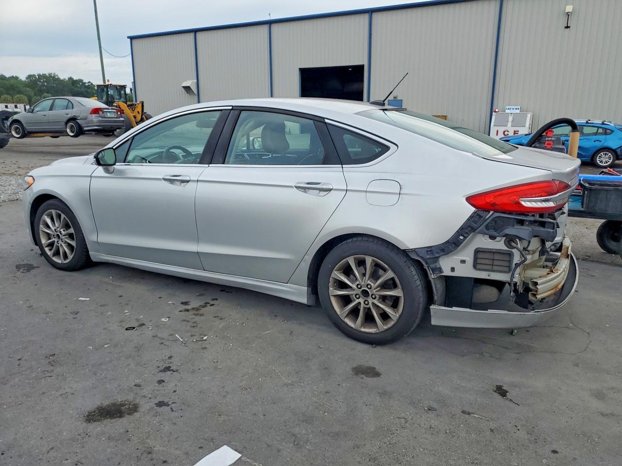 2017 Ford Fusion Se Hybrid - Фото 2