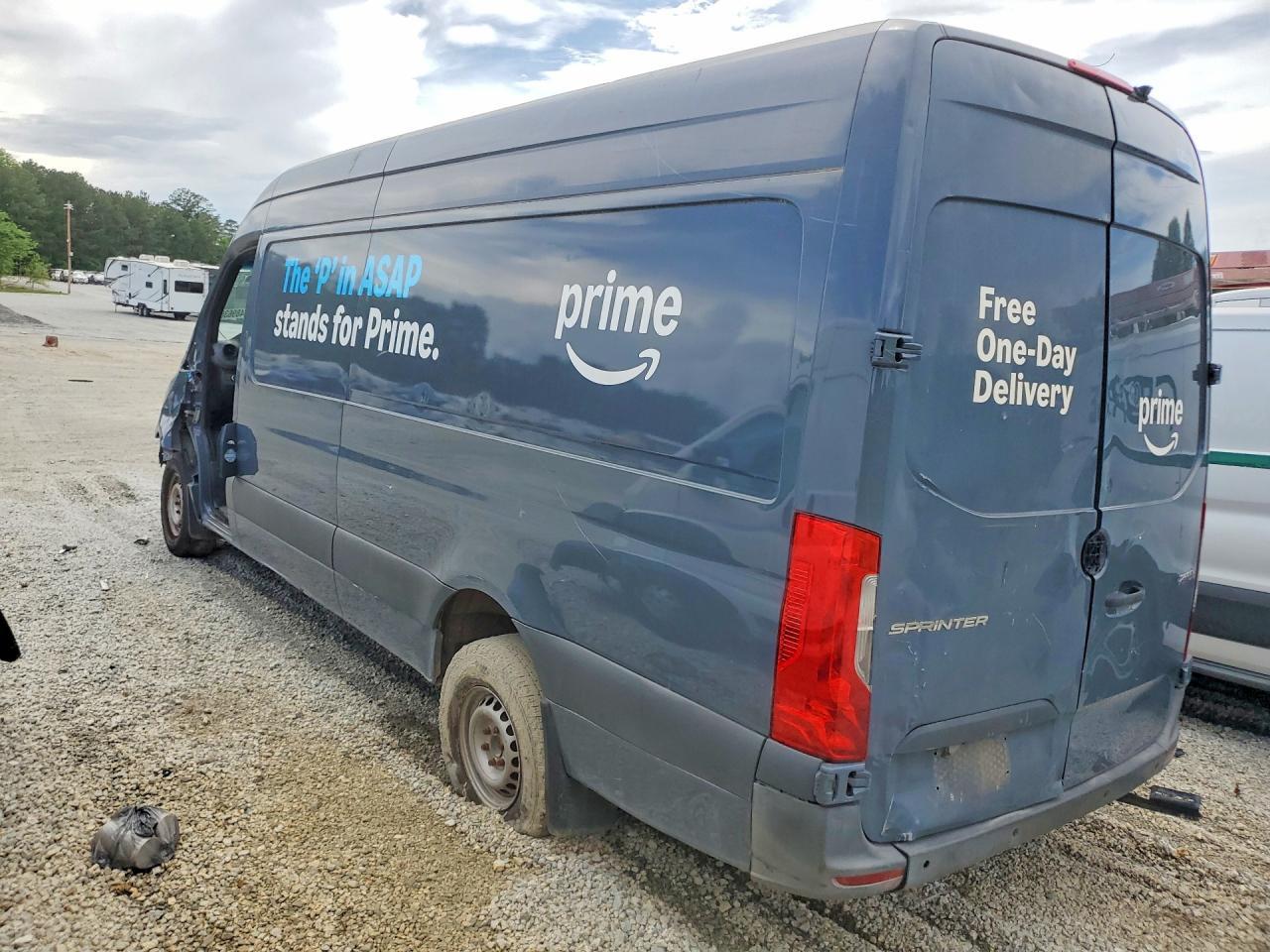 2019 Mercedes Benz Sprinter 2500 Delivery Van - Фото 2