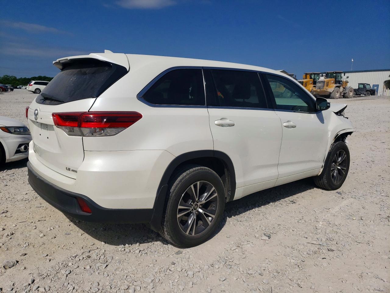 2018 Toyota Highlander Le Plus - Фото 3
