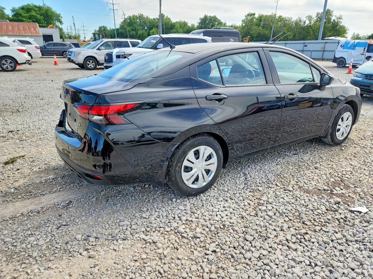 2025 Nissan Versa S - Фото 3