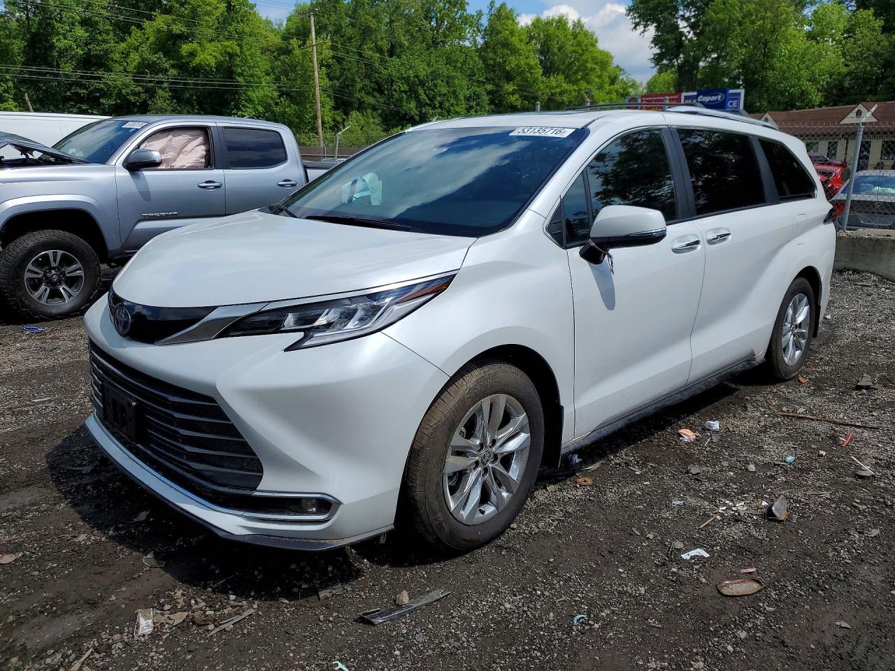 2025 Toyota Sienna Limited 7-Passenger