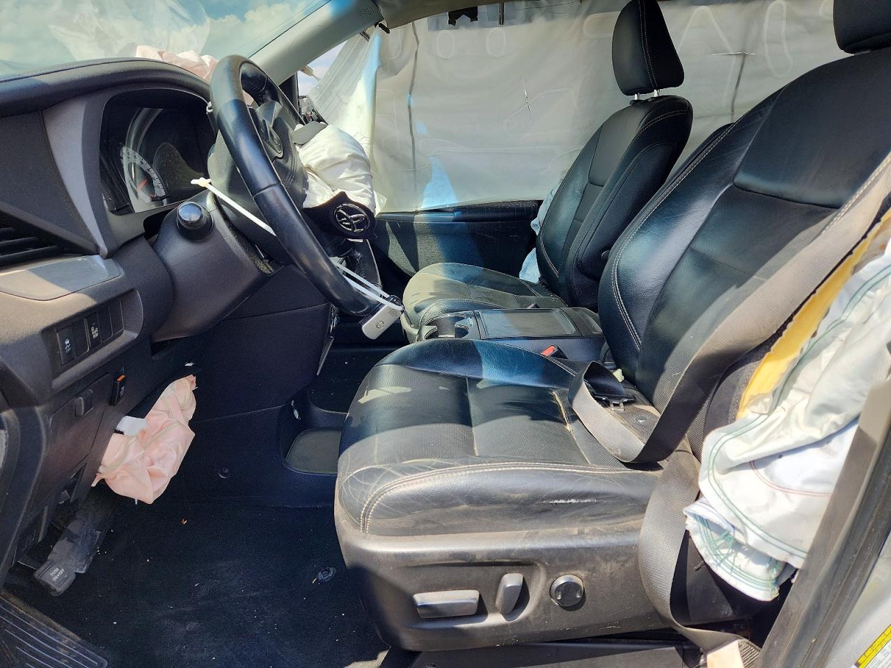 2016 Toyota Sienna Se 8-Passenger - Image 7