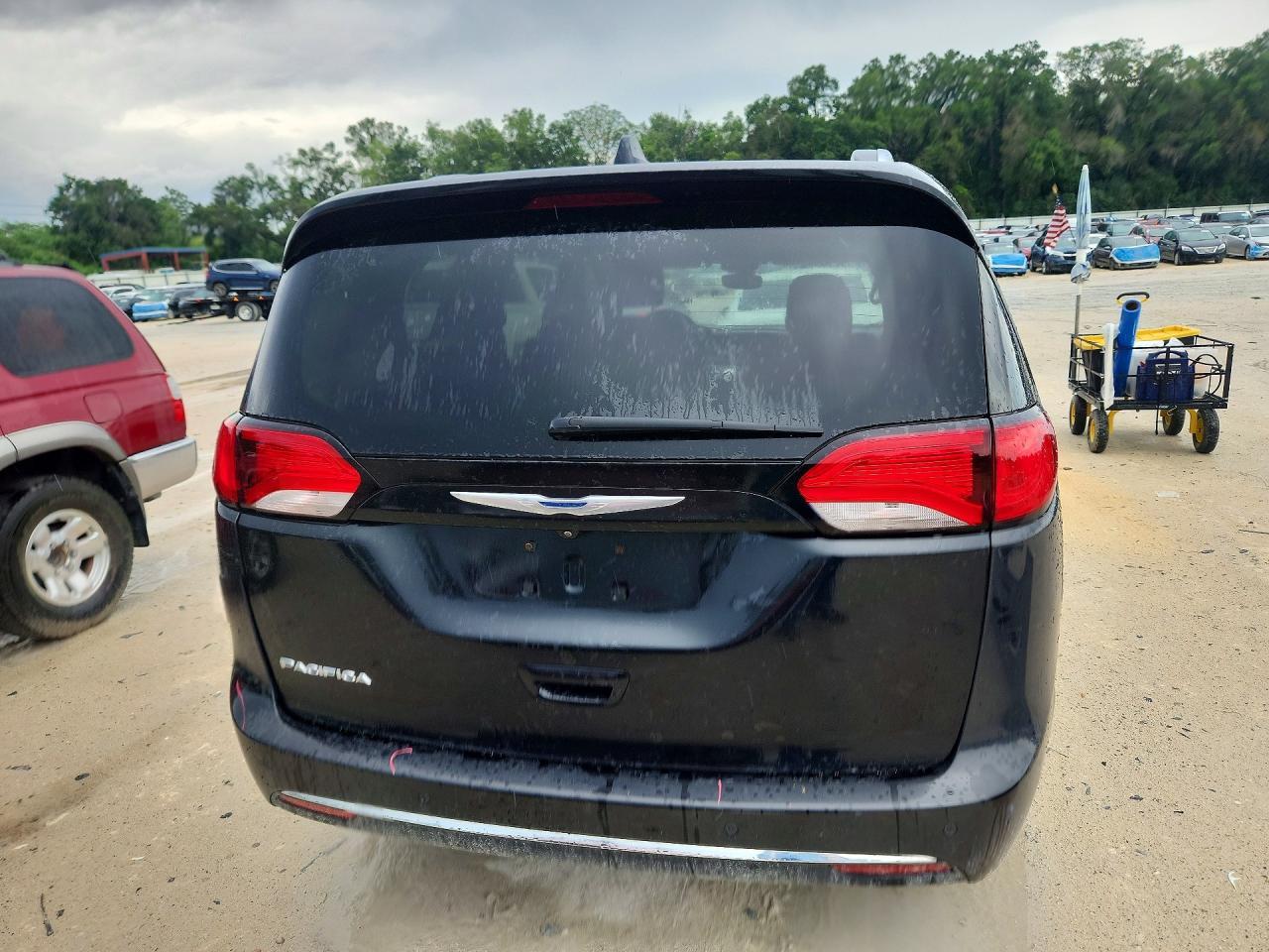 2017 Chrysler Pacifica Touring L Plus - Image 6