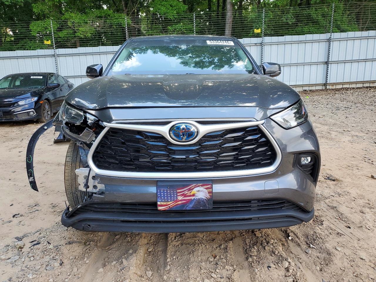 2023 Toyota Highlander Hybrid Le - Image 5