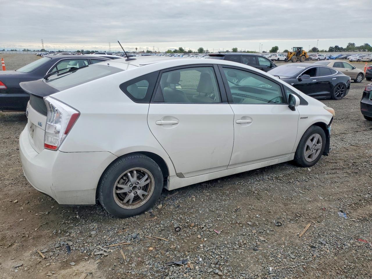 2010 Toyota Prius Iv - Image 3