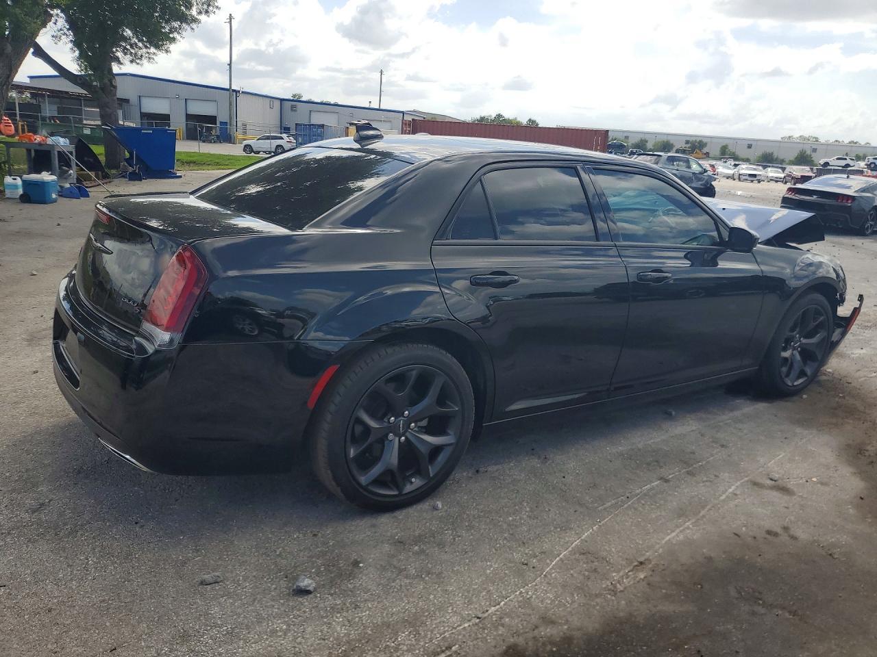 2023 Chrysler 300 S - Фото 3