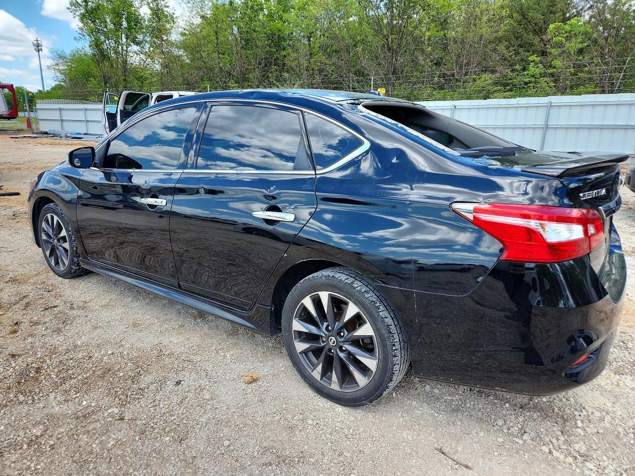 2017 Nissan Sentra Sr Turbo - Фото 2