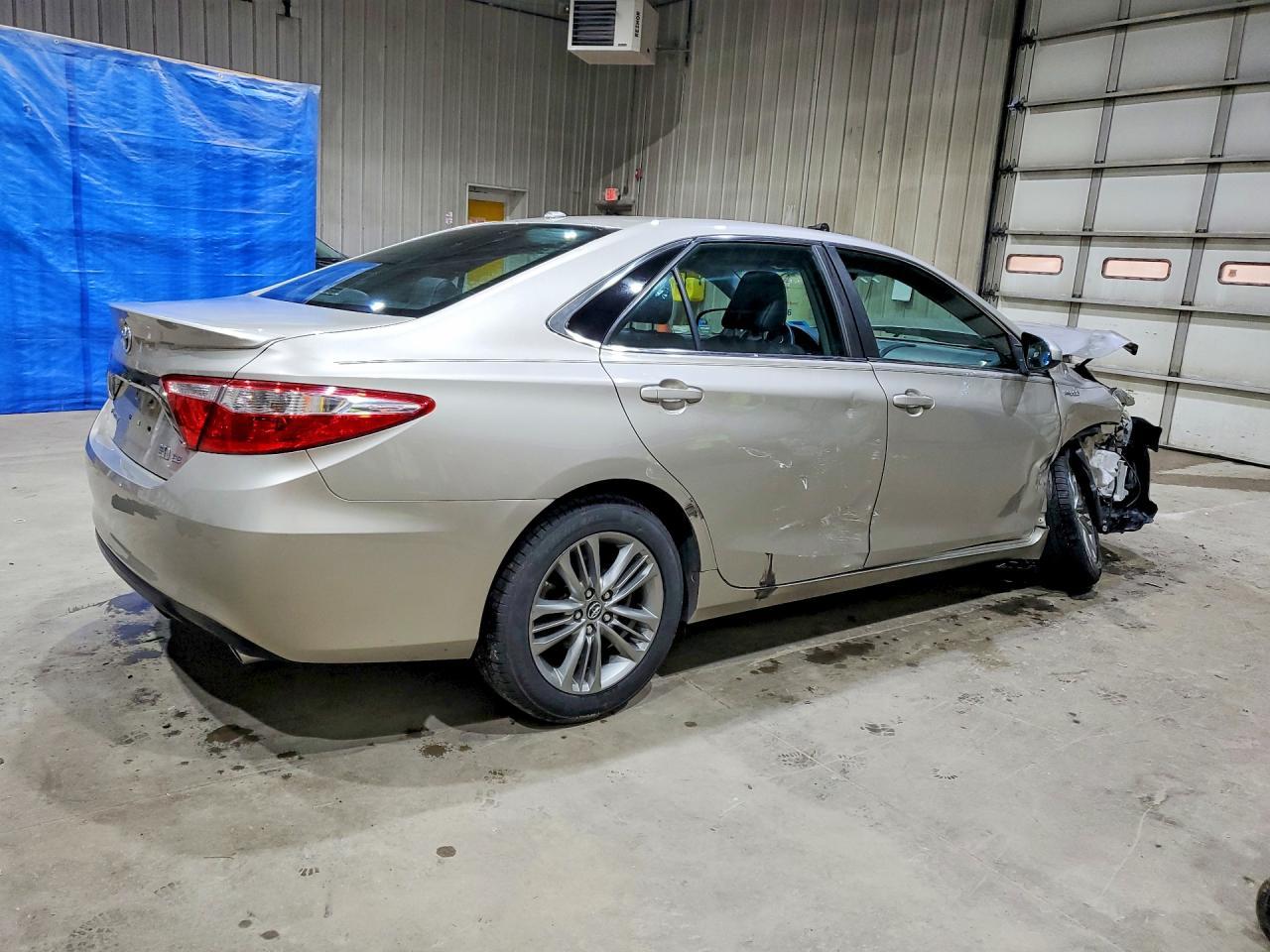 2016 Toyota Camry Hybrid Se - Image 3