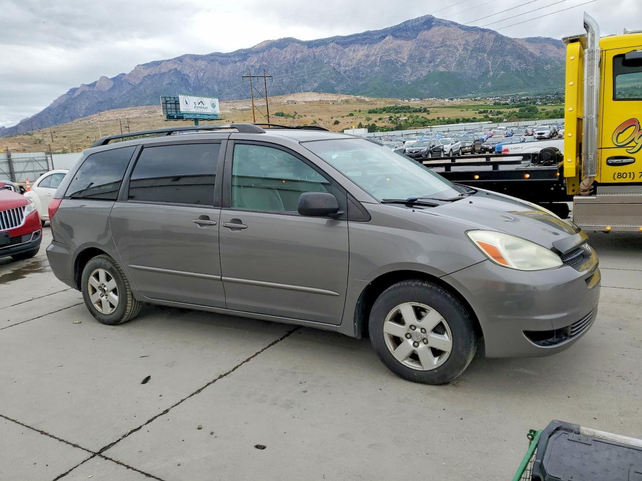 2004 Toyota Sienna Le 8 Passenger - Image 4