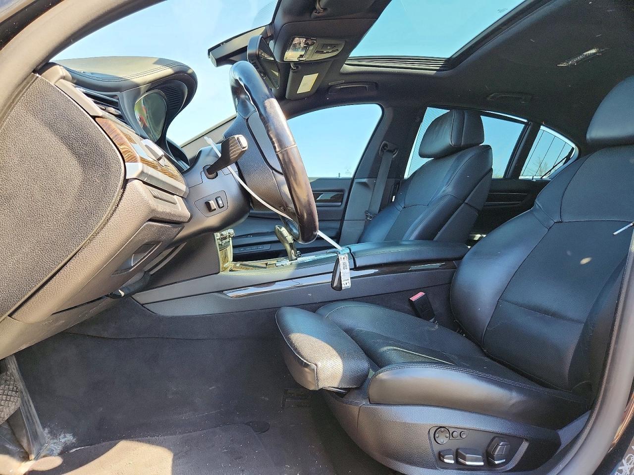 2012 BMW 750 Xi - Фото 7