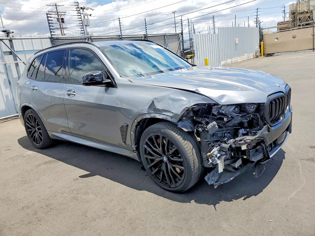 2024 BMW X5 M60I - Фото 4