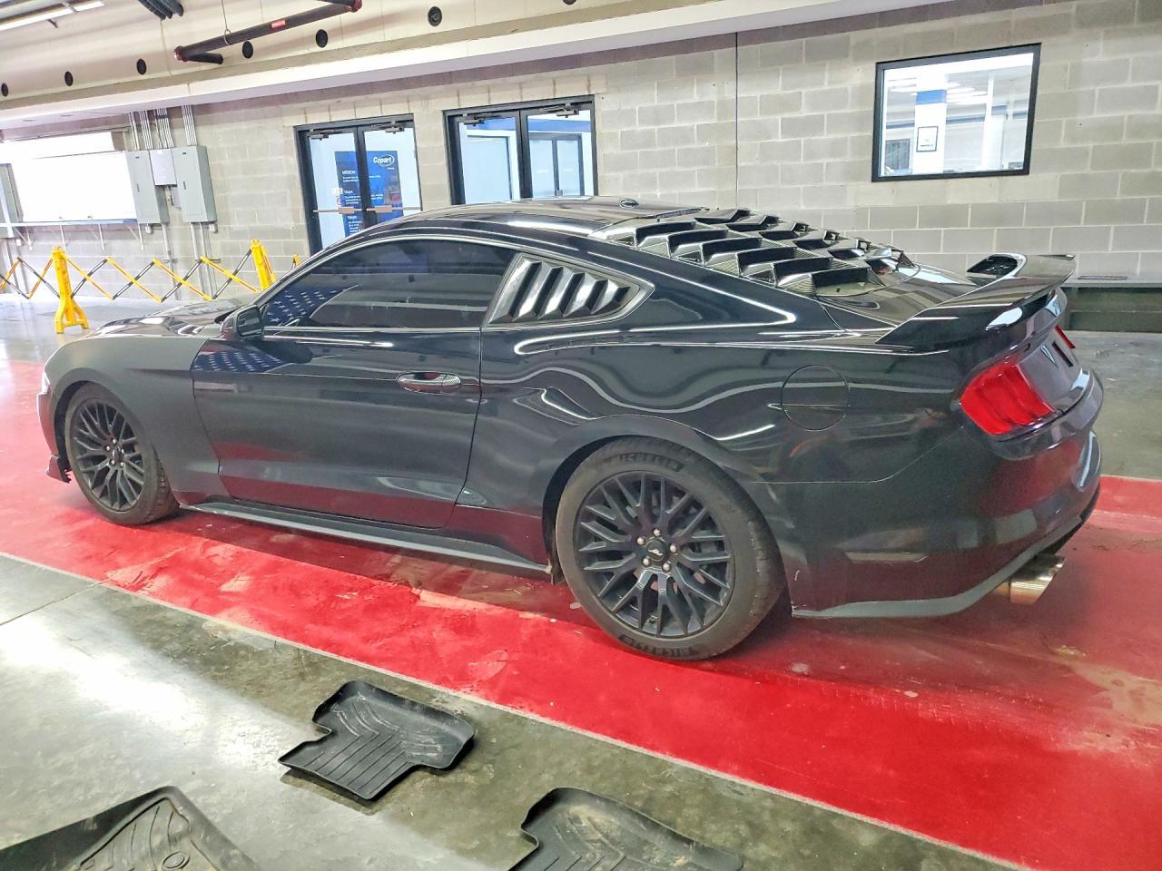 2019 Ford Mustang Gt - Фото 2