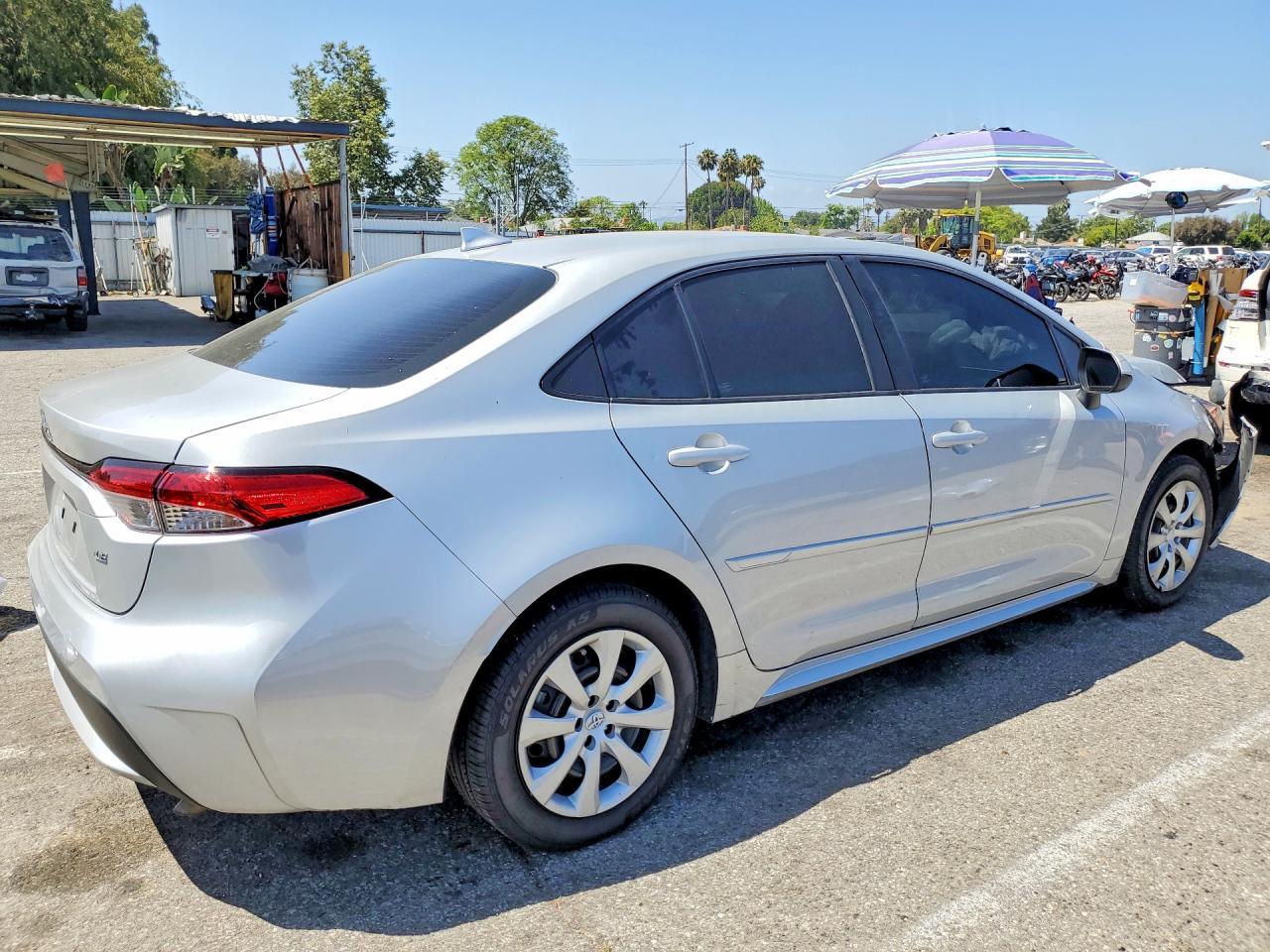 2021 Toyota Corolla Le - Фото 3