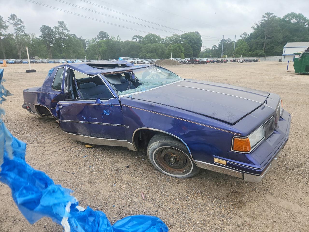 1988 Oldsmobile Cutlass Supreme Classic - Image 4