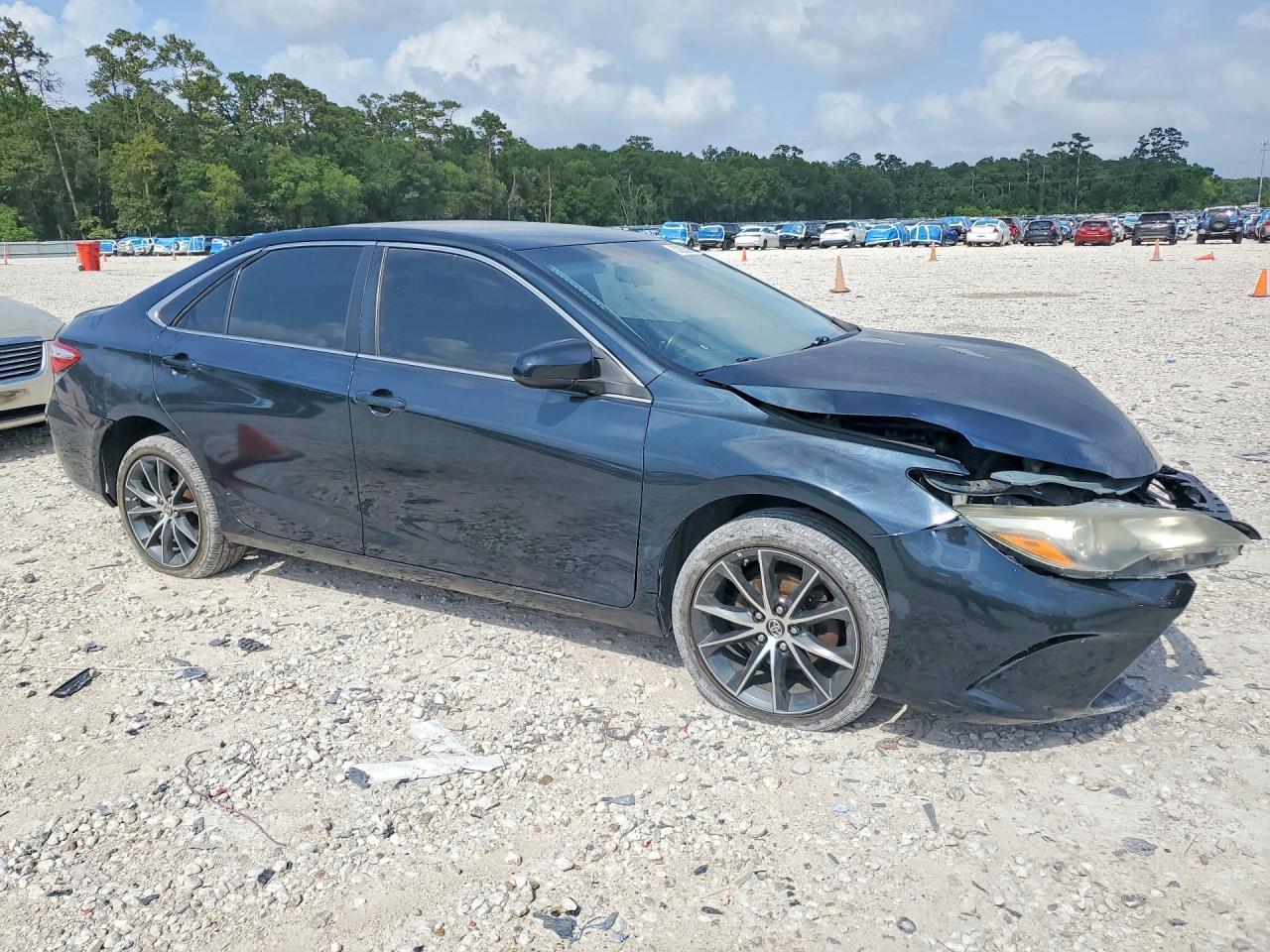 2015 Toyota Camry Xse - Image 4
