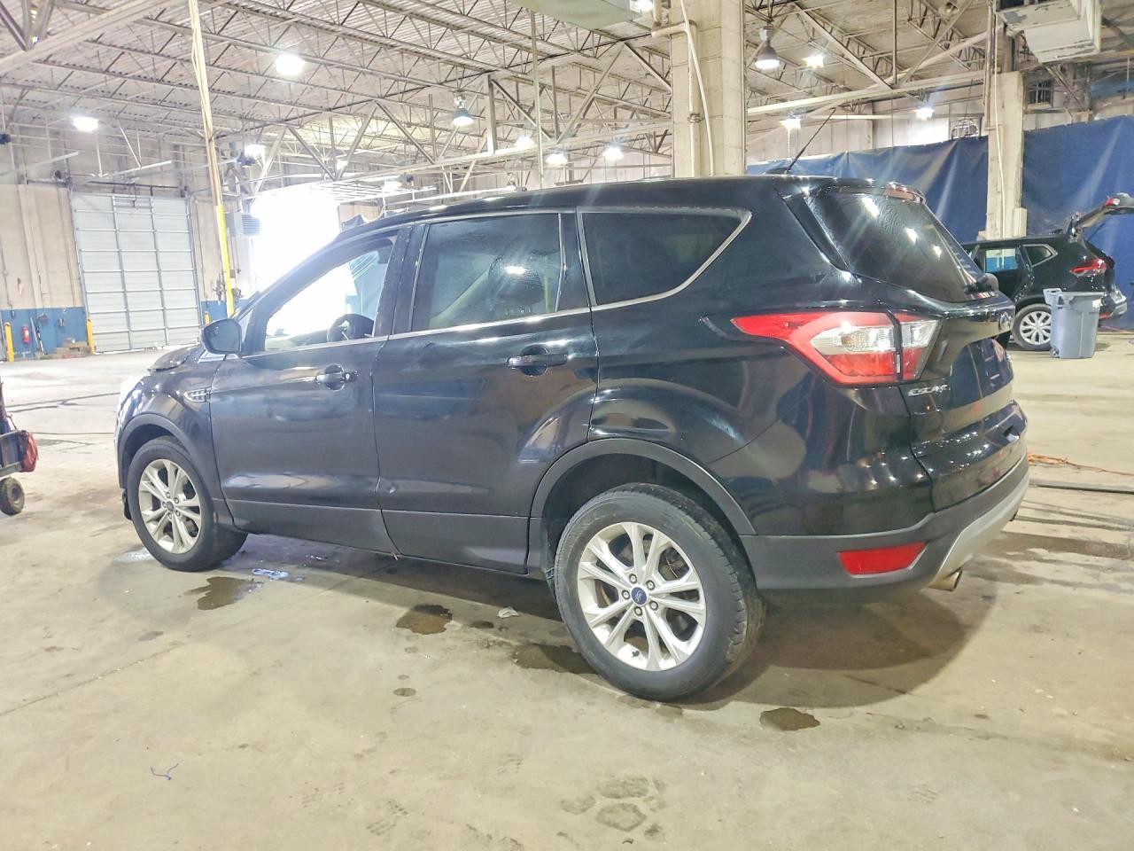 2017 Ford Escape Se - Фото 2